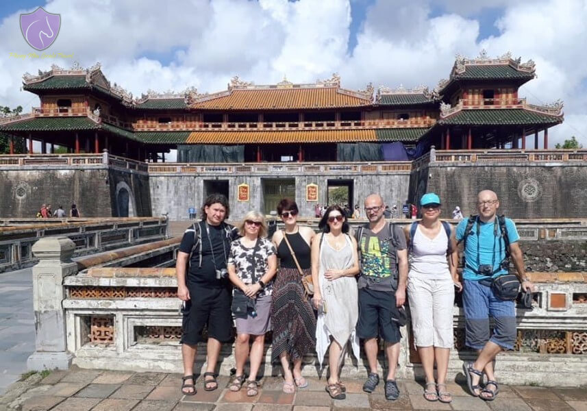 Tour Guide 2 Ngày 1 Đêm