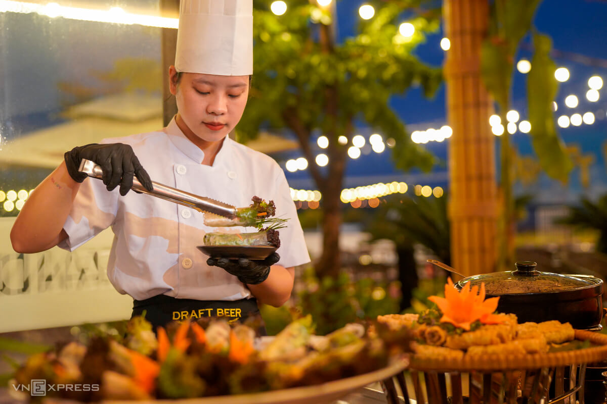 Tour Guide Thưởng Thức Ẩm Thực ( Food Tour Guide)