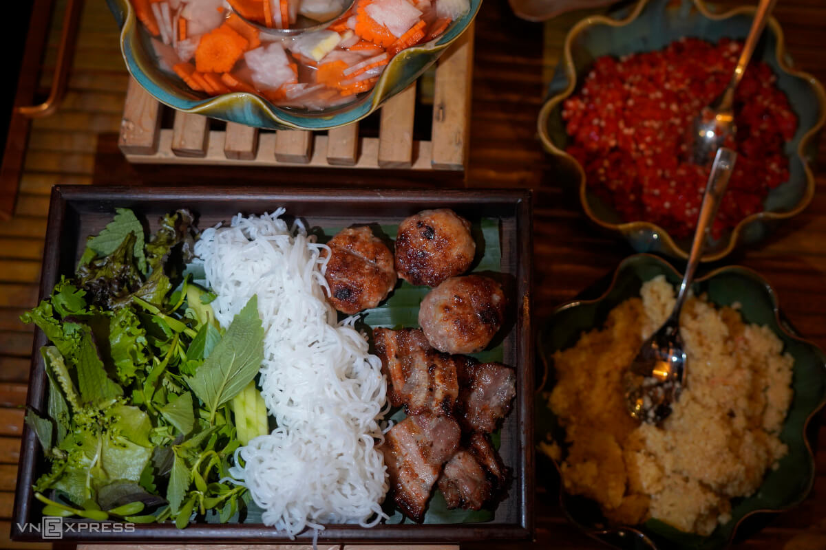 Tour Guide Thưởng Thức Ẩm Thực ( Food Tour Guide)