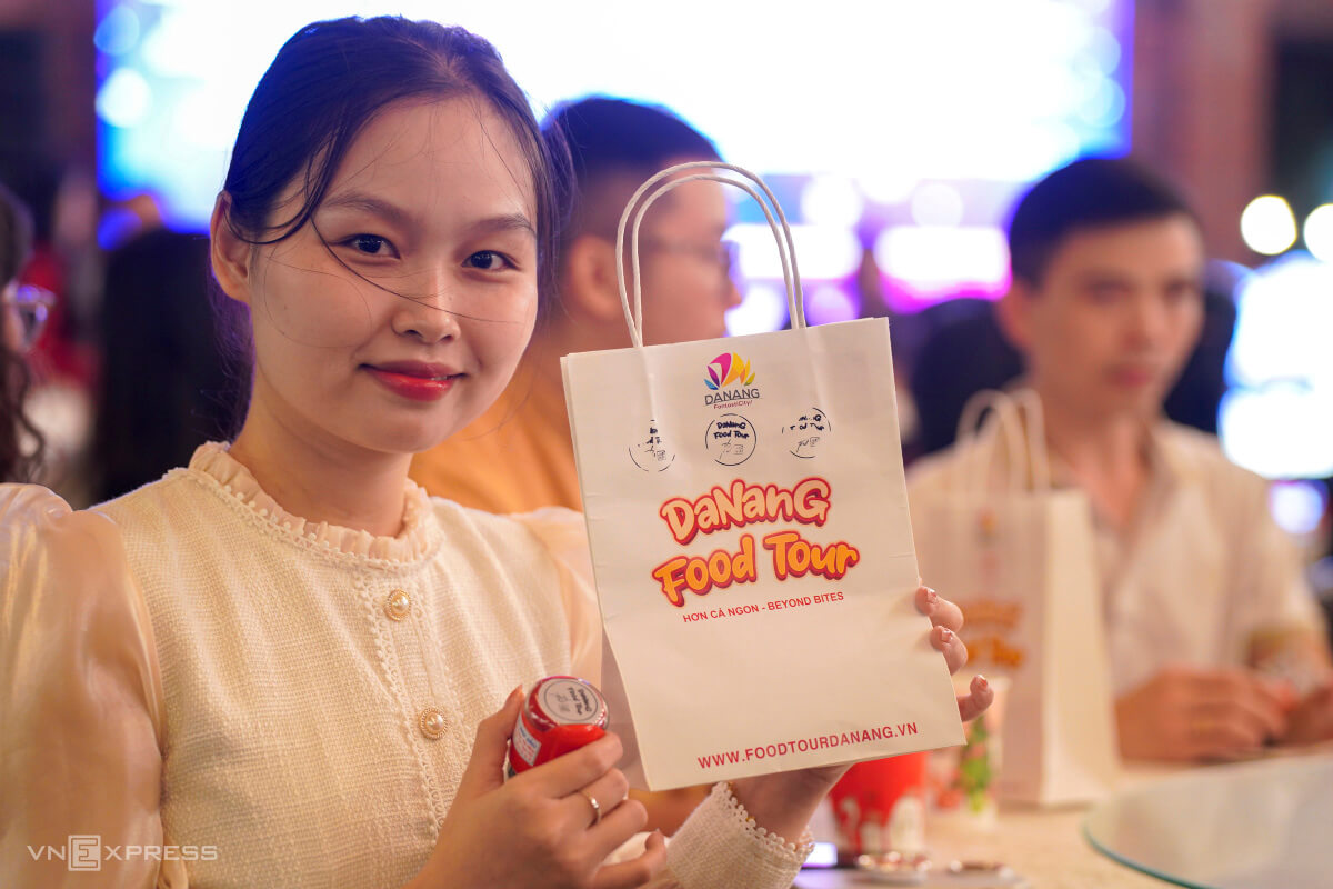 Tour Guide Thưởng Thức Ẩm Thực ( Food Tour Guide)