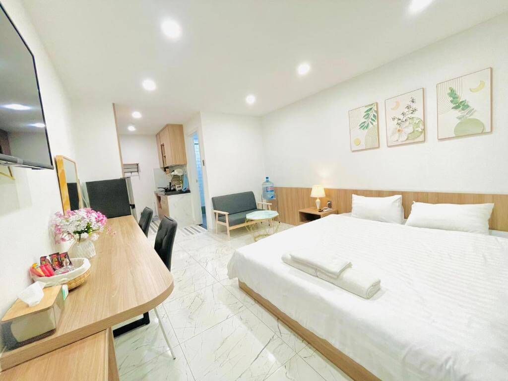 Top Khách Sạn TPHCM Lý Tưởng: Cẩm Nang Lựa Chọn Từ HDV Local