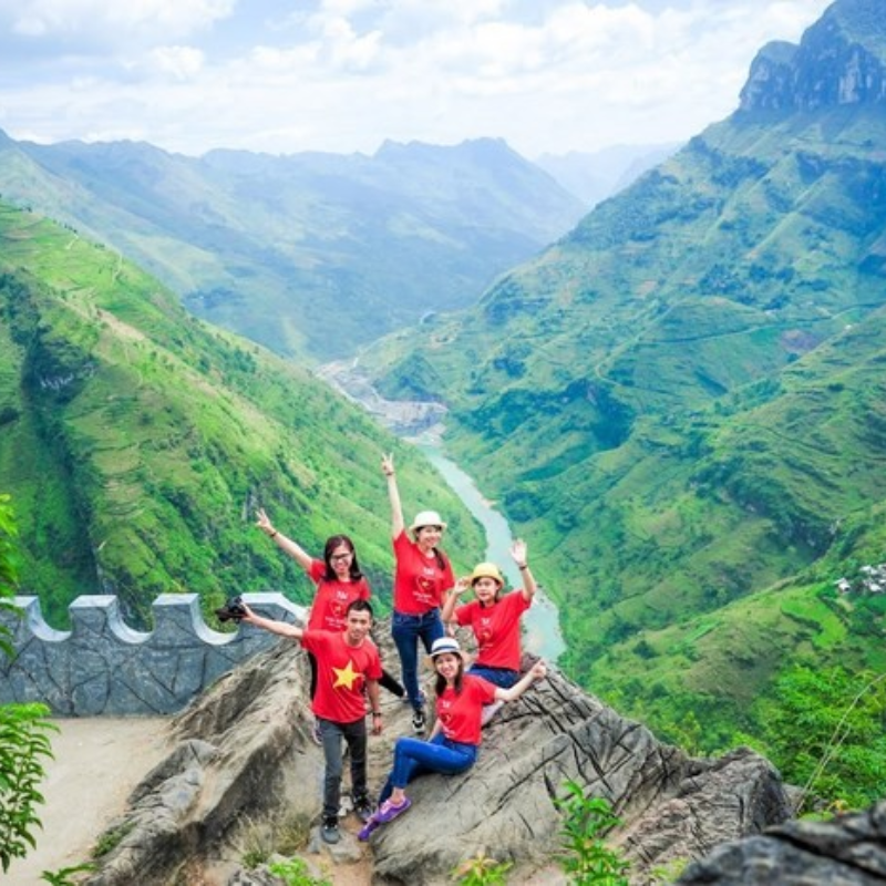 Tour Guide Đông Bắc Việt Nam