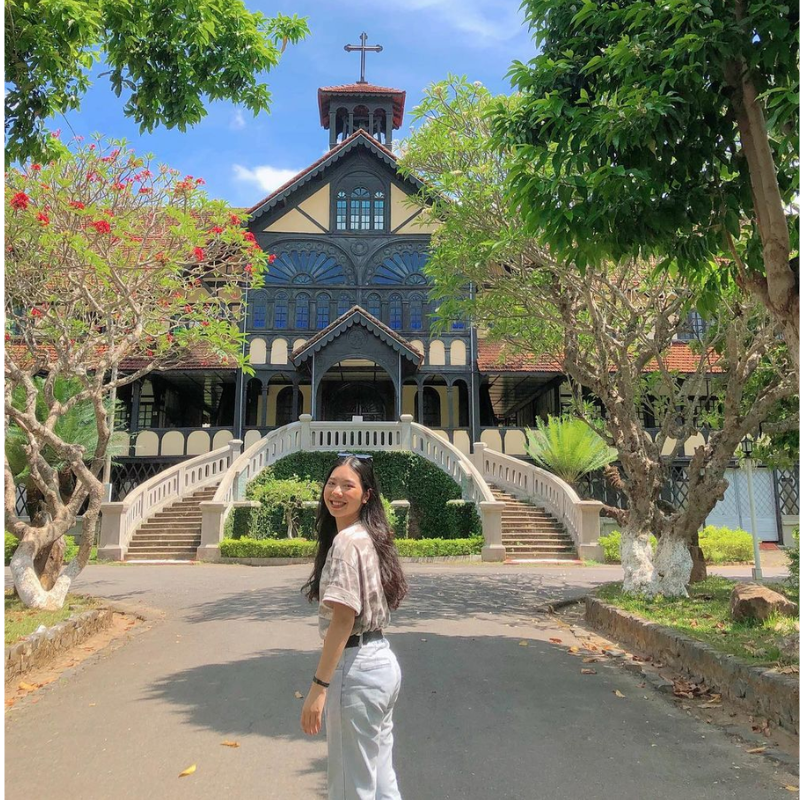 Tour Guide Kon Tum