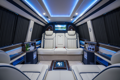 Thông Tin Cần Biết Về Thuê Limousine Đi Đại Nội Huế