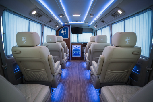 Thuê Limousine Đi Lăng Khải Định Tại Huế Xe VIP Giá Tốt