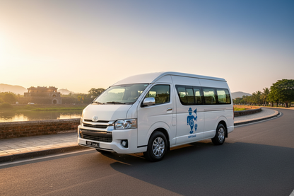 Thông Tin Cần Biết Về Dịch Vụ Xe Limousine Tham Quan Lăng Khải Định