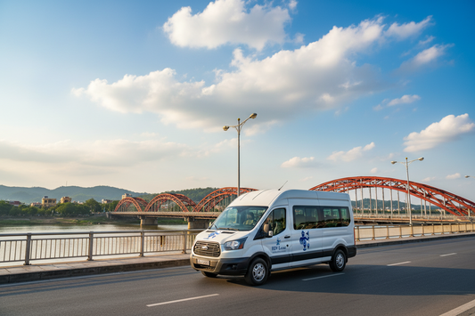 Dịch vụ thuê xe Limousine 16 chỗ Tại Huế
