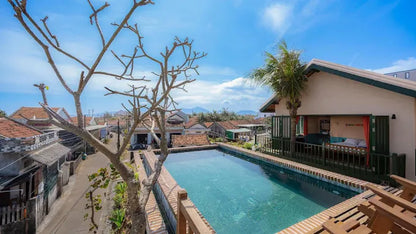 Giá thuê HDV có bao gồm ăn uống cho HDV không?