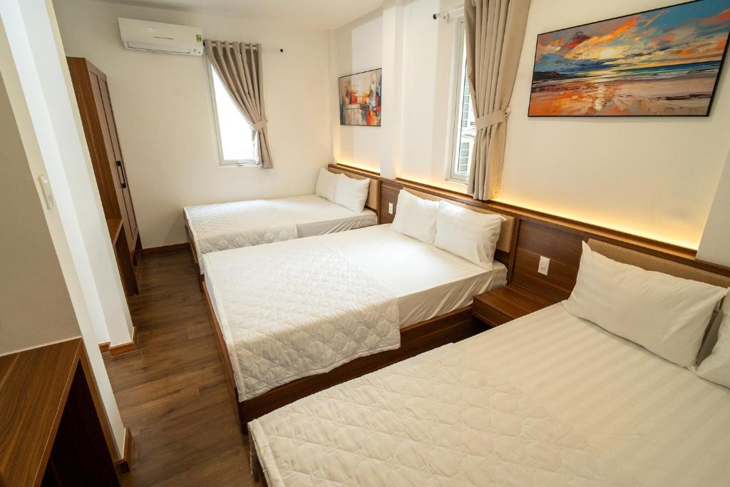 Bảng So Sánh: Du Lịch Tự Túc vs. Đồng Hành Cùng HDV Local