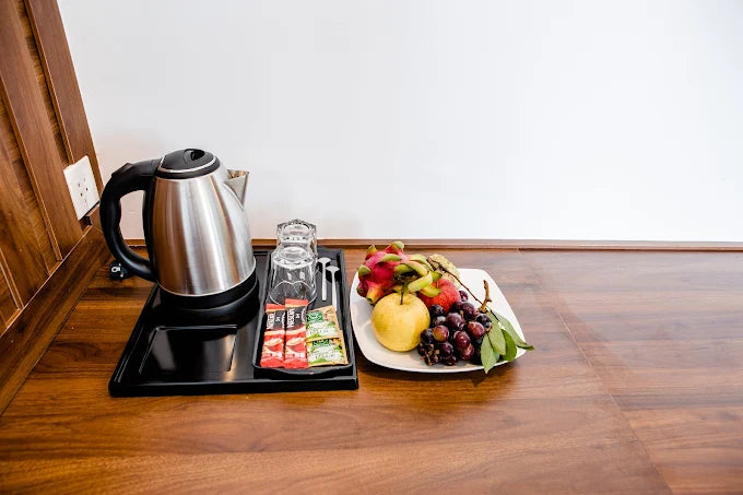 2. Giá thuê HDV đã bao gồm tiền ăn trưa chưa?