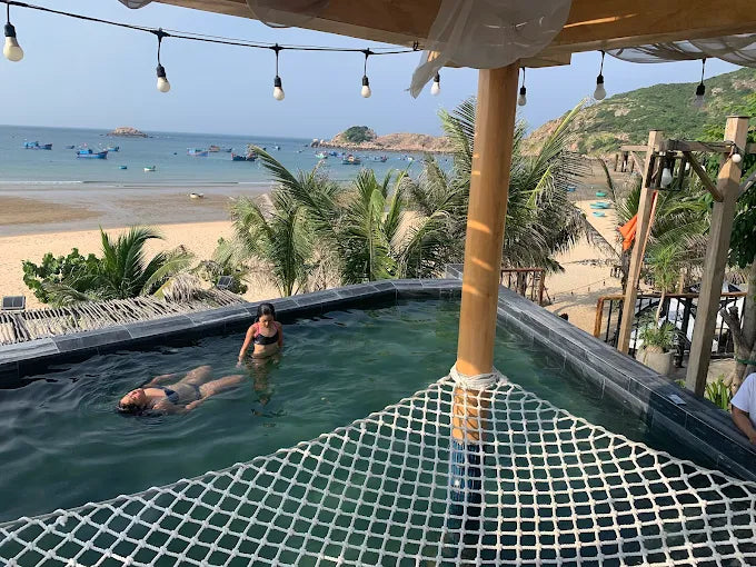 Tại Sao Nên Đồng Hành Cùng HDV Local Khi Nghỉ Tại Kennal Beach?