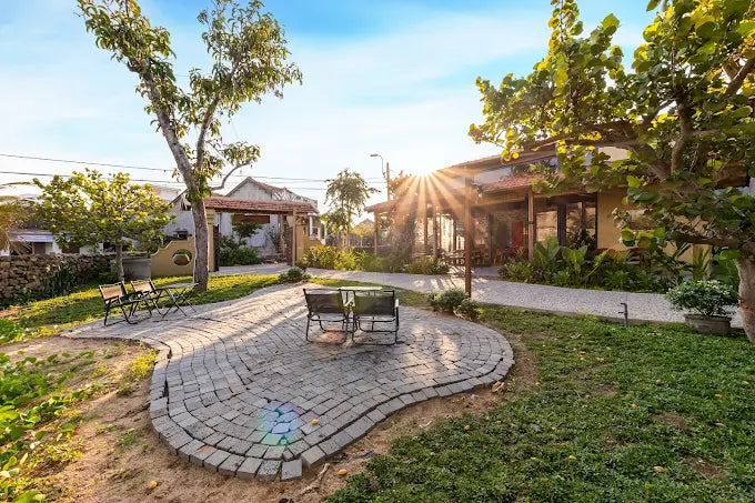 Giá thuê HDV đã bao gồm chi phí đi lại của họ chưa?