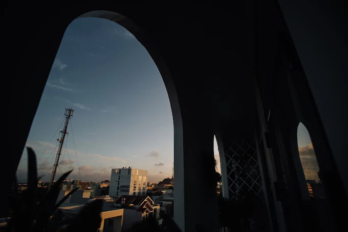 1. Marina Hotel có gần biển không?