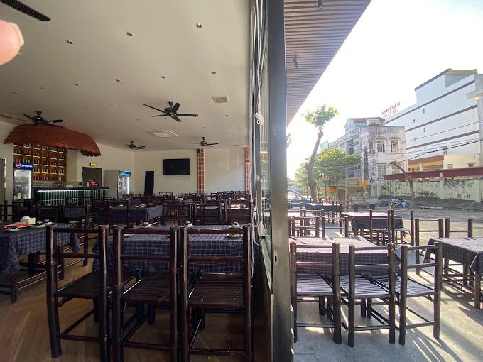 So Sánh: Du Lịch Tự Túc vs. Đồng Hành Cùng HDV Local
