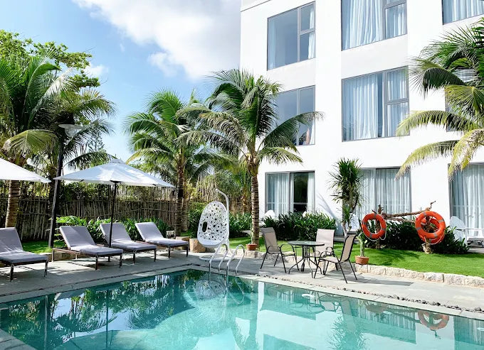 1. Sala Tuy Hoa Beach Hotel có hồ bơi vô cực không?