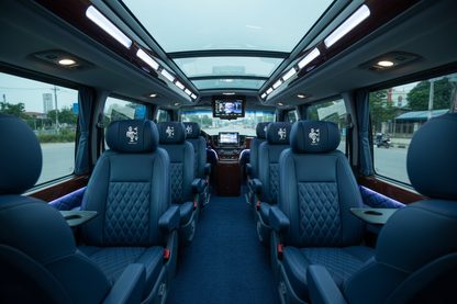 So Sánh Hình Thức Tự Túc Và Đi Xe Limousine Riêng