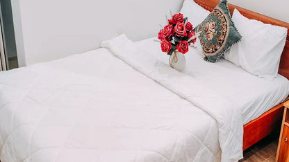 Căn hộ có chỗ đậu xe ô tô miễn phí không?