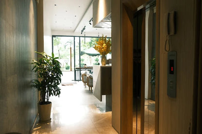 Coconut Hotel Phú Yên có gần biển không?