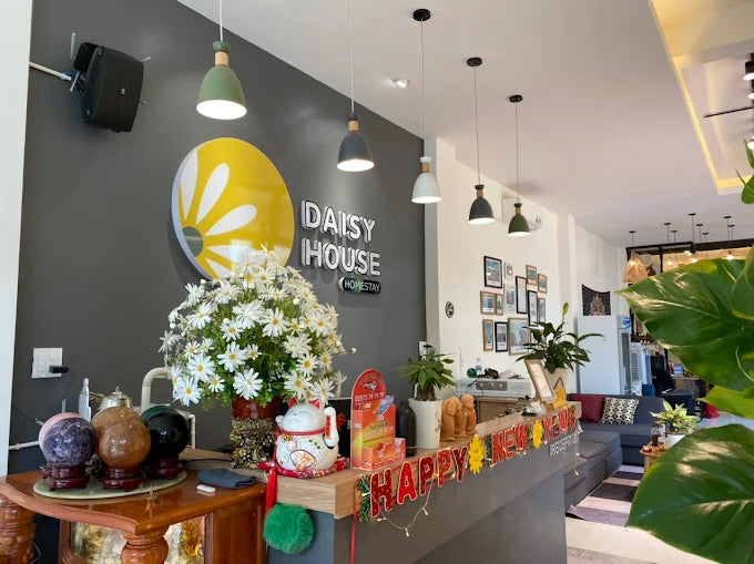 Giá thuê HDV đã bao gồm tiền ăn uống chưa?