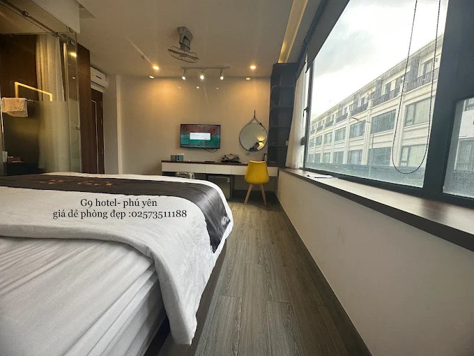 So Sánh: Tour Truyền Thống vs. Thuê HDV Bản Địa