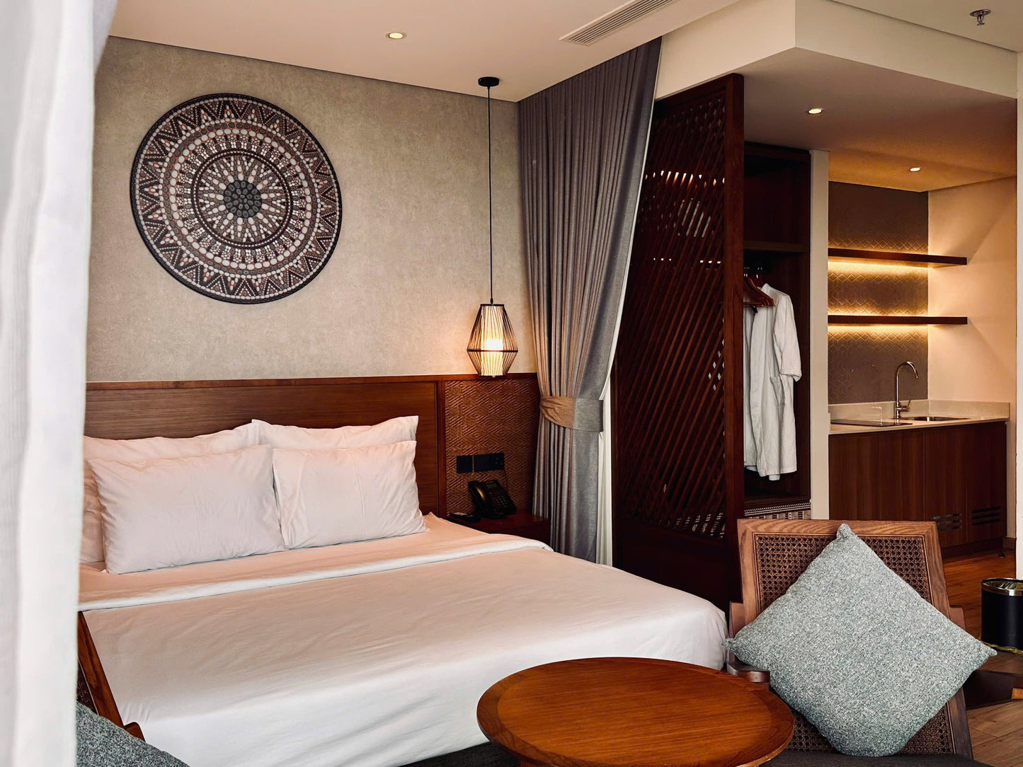 Kings House Apec Condotel Phú Yên: Nghỉ Dưỡng &amp; Thuê HDV Bản Địa