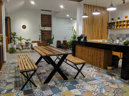Tại Sao Nên Đồng Hành Cùng HDV Bản Địa Khi Ở Tại Kool House?