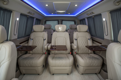 So sánh hình thức tự túc và thuê xe Limousine riêng