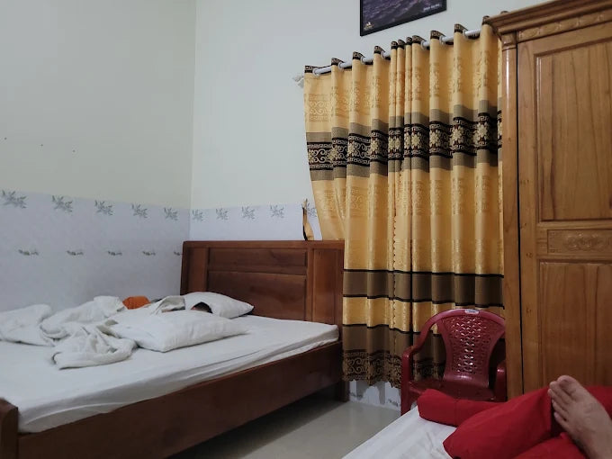 So Sánh: Du Lịch Tự Túc vs. Đồng Hành Cùng HDV Local