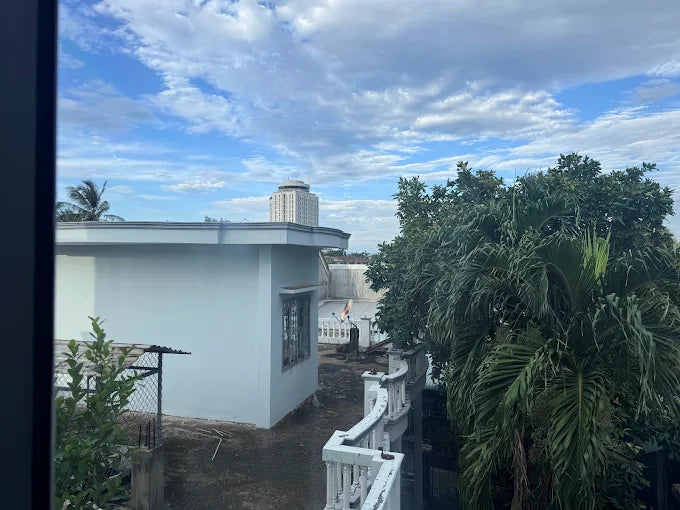 Tại Sao Nên Đồng Hành Cùng HDV Local Khi Ở Paradise Hotel?