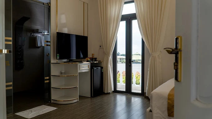 Paradise Hotel &amp; Homestay có gần biển Tuy Hòa không?