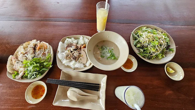 Trạm Seven Retreat House Gành Đá Đĩa: Review Nghỉ Dưỡng &amp; Thuê HDV Bản Địa
