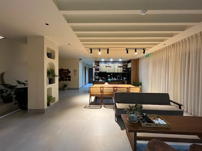 1. Trạm Seven Retreat House có gần Gành Đá Đĩa không?